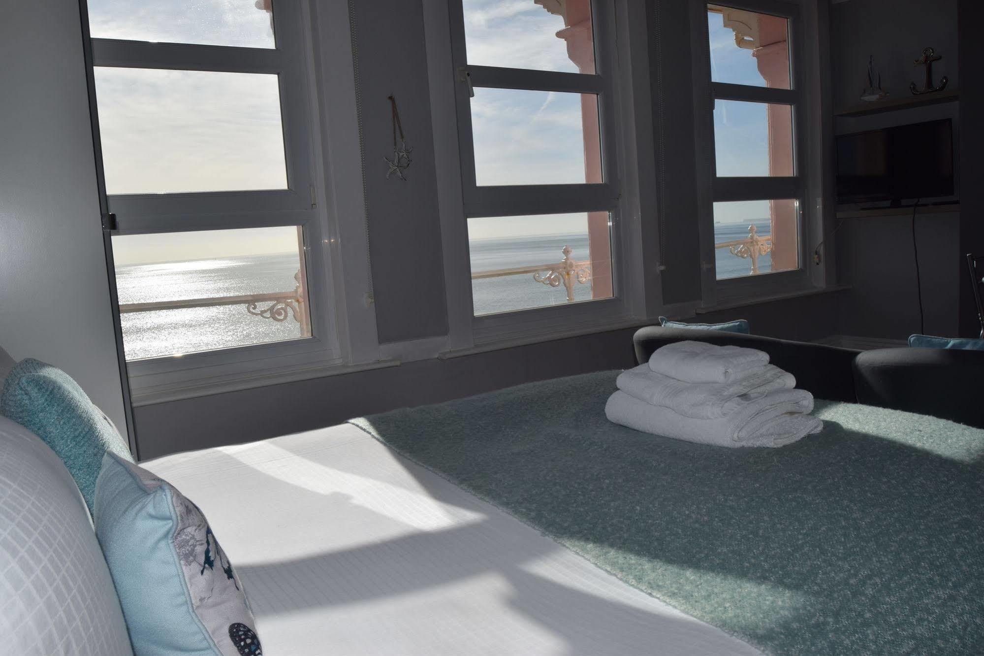The Blenheim Bed & Breakfast Dawlish Bagian luar foto