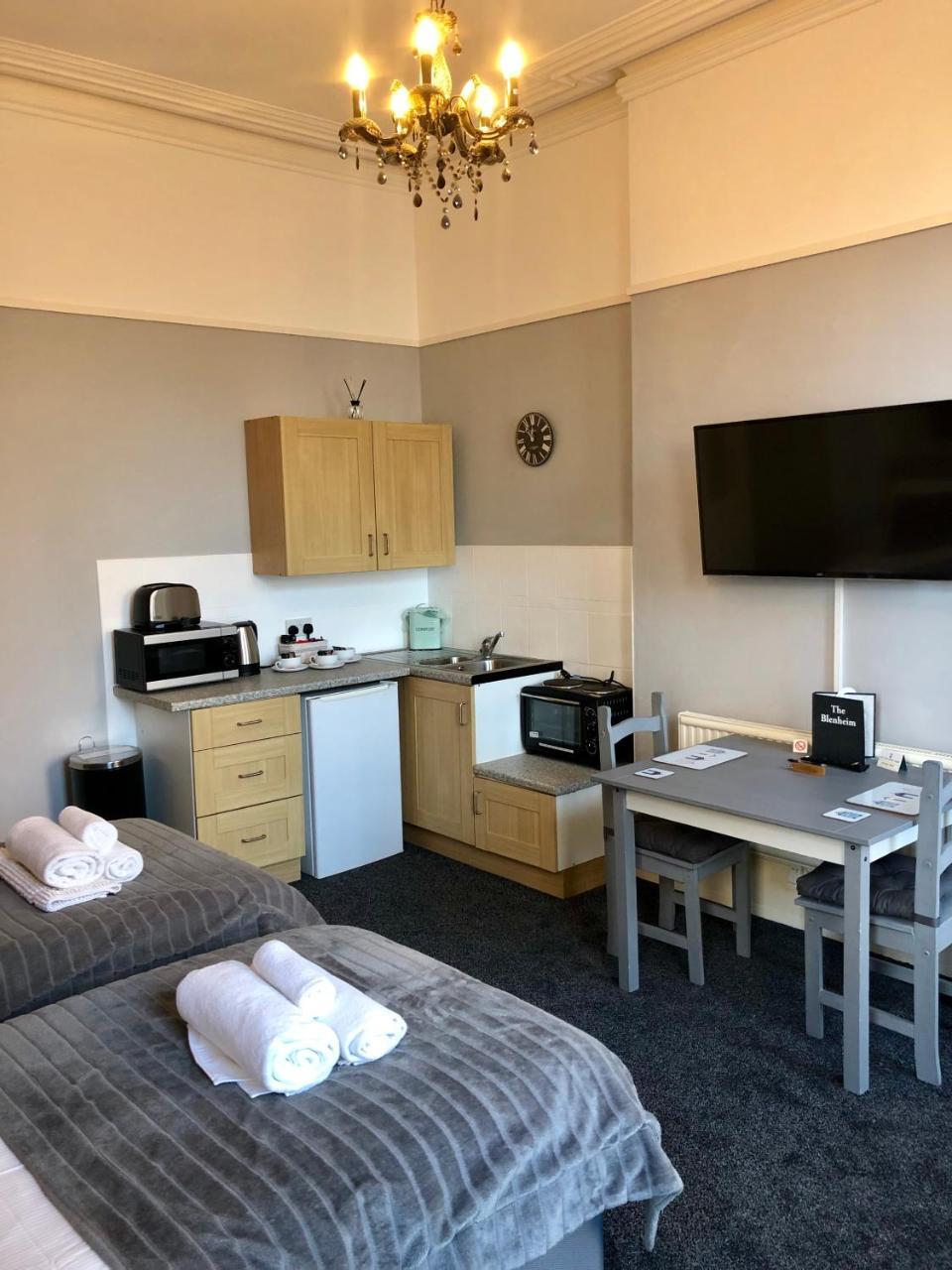 The Blenheim Bed & Breakfast Dawlish Bagian luar foto