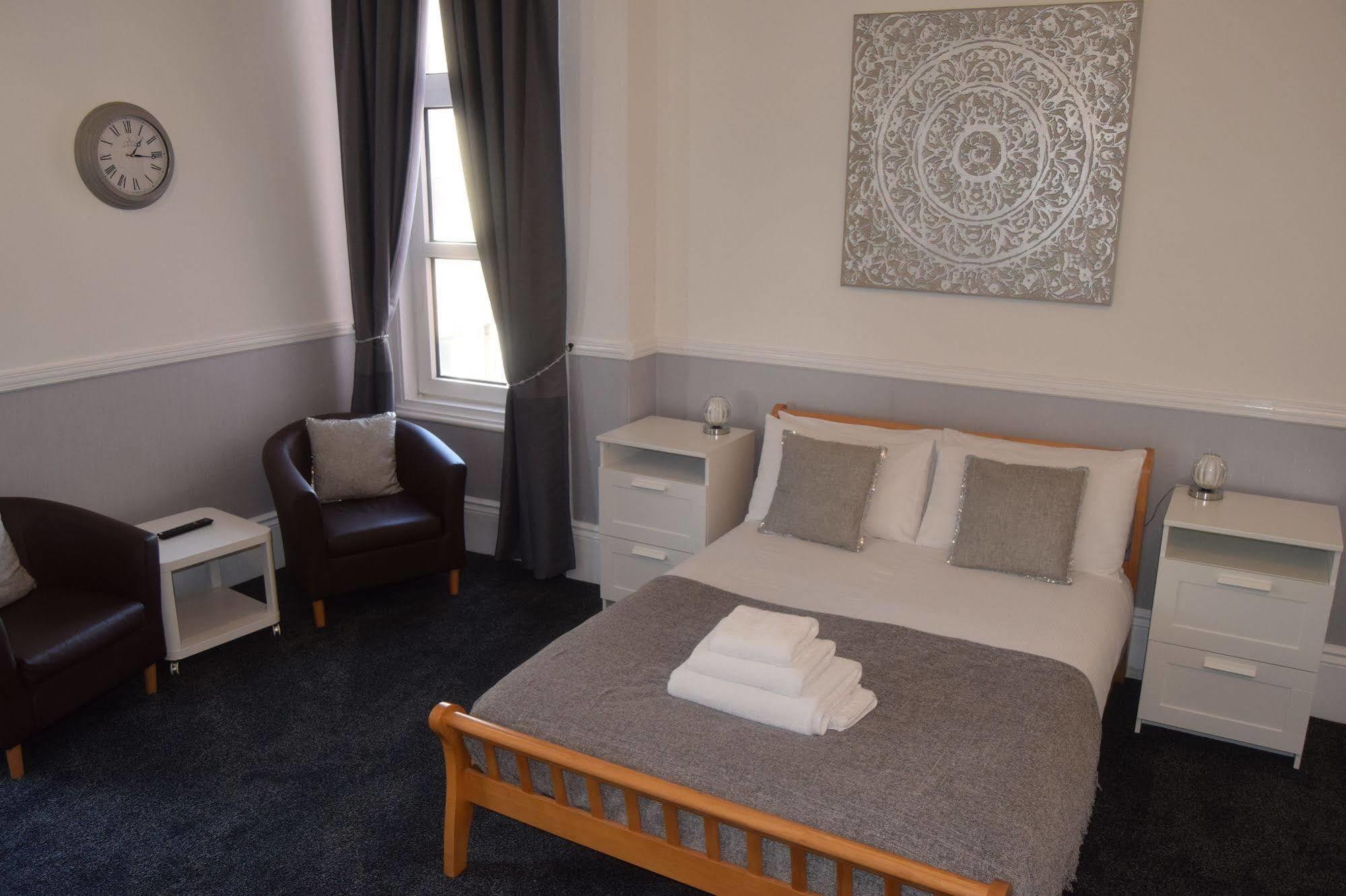 The Blenheim Bed & Breakfast Dawlish Bagian luar foto